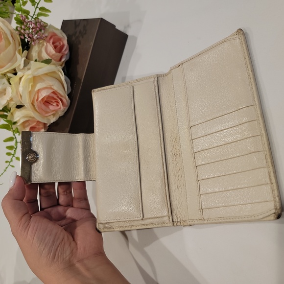 Authentic Gucci wallet - Picture 7 of 10